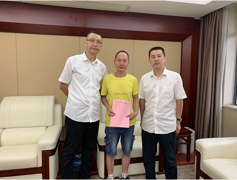 助力少年，點(diǎn)燃希望之光！